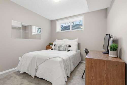 4008 New Brighton Grove Se, Calgary, AB - Indoor Photo Showing Bedroom