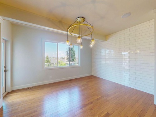 54 Royal Ridge Mount Nw, Calgary, AB - Indoor Photo Showing Other Room