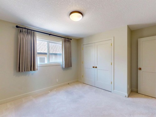 54 Royal Ridge Mount Nw, Calgary, AB - Indoor