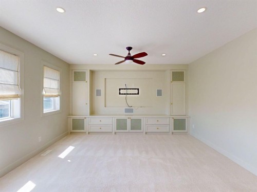 54 Royal Ridge Mount Nw, Calgary, AB - Indoor Photo Showing Other Room