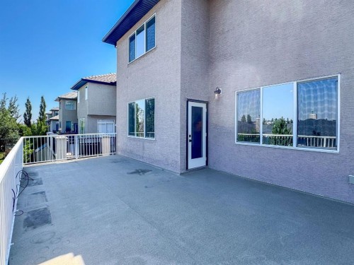 54 Royal Ridge Mount Nw, Calgary, AB - Outdoor With Exterior