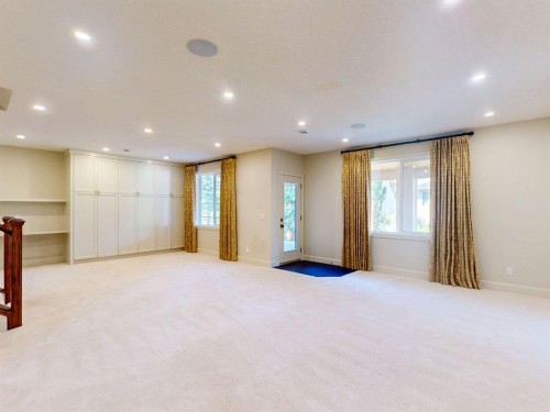 54 Royal Ridge Mount Nw, Calgary, AB - Indoor
