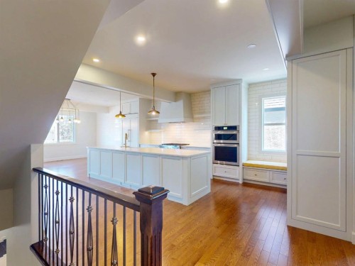 54 Royal Ridge Mount Nw, Calgary, AB - Indoor Photo Showing Kitchen