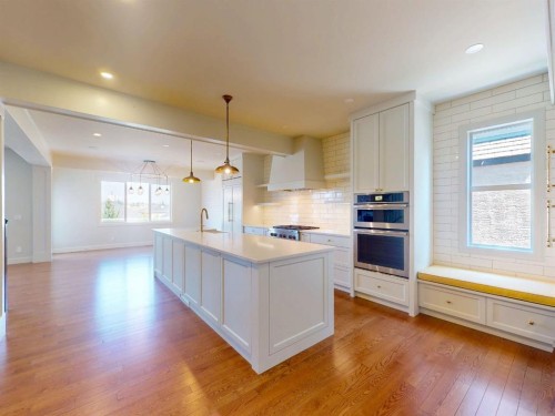 54 Royal Ridge Mount Nw, Calgary, AB - Indoor Photo Showing Kitchen