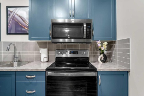 34 Seton Road Se, Calgary, AB - Indoor Photo Showing Kitchen