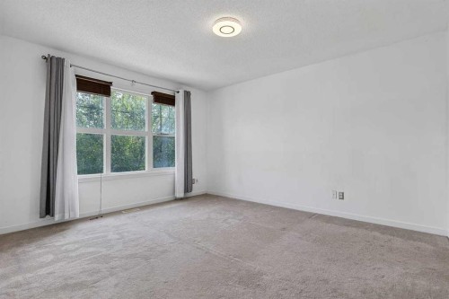 813 Prestwick Circle Se, Calgary, AB - Indoor Photo Showing Other Room