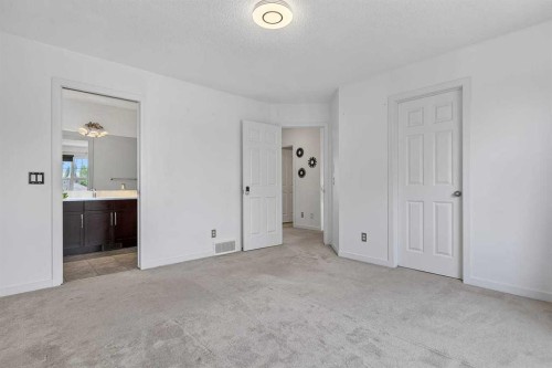 813 Prestwick Circle Se, Calgary, AB - Indoor