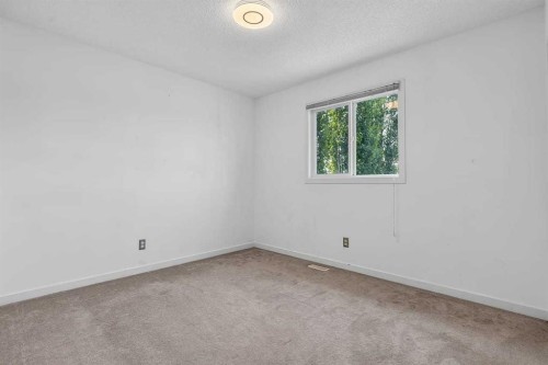 813 Prestwick Circle Se, Calgary, AB - Indoor Photo Showing Other Room