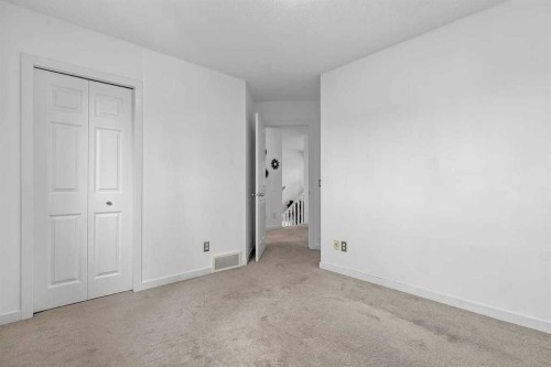 813 Prestwick Circle Se, Calgary, AB - Indoor Photo Showing Other Room