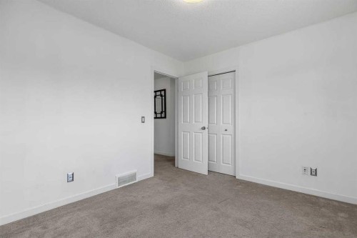 813 Prestwick Circle Se, Calgary, AB - Indoor Photo Showing Other Room