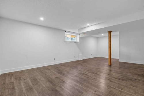 813 Prestwick Circle Se, Calgary, AB - Indoor Photo Showing Other Room