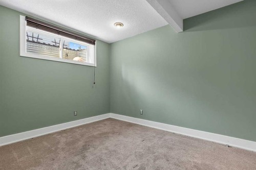 813 Prestwick Circle Se, Calgary, AB - Indoor Photo Showing Other Room