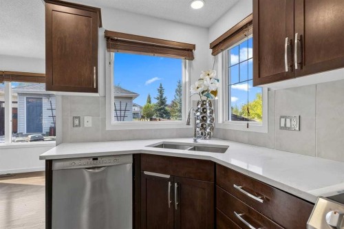 813 Prestwick Circle Se, Calgary, AB - Indoor Photo Showing Kitchen With Double Sink