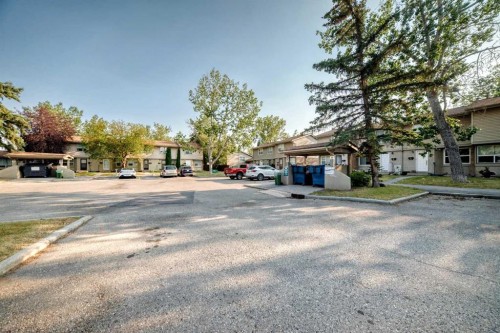 13-123 Queensland Drive Se, Calgary, AB - Outdoor