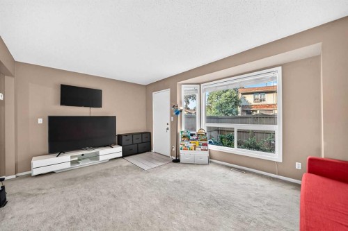 13-123 Queensland Drive Se, Calgary, AB - Indoor