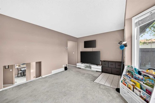 13-123 Queensland Drive Se, Calgary, AB - Indoor