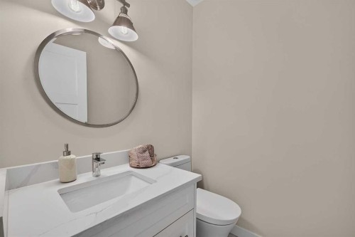 12 Sunset Way, Priddis Greens, AB - Indoor Photo Showing Bathroom