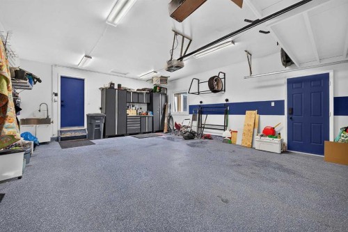 12 Sunset Way, Priddis Greens, AB -  Photo Showing Garage