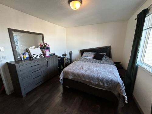 86 Covepark Road, Calgary, AB - Indoor Photo Showing Bedroom