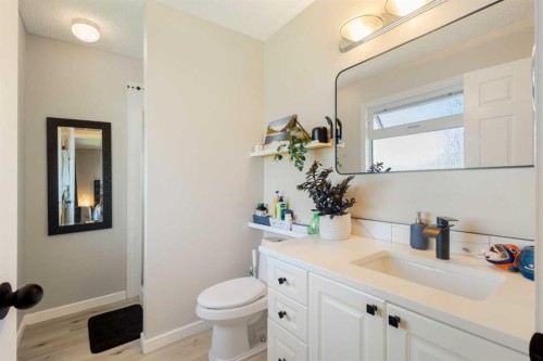 151 Citadel Close Nw, Calgary, AB - Indoor Photo Showing Bathroom