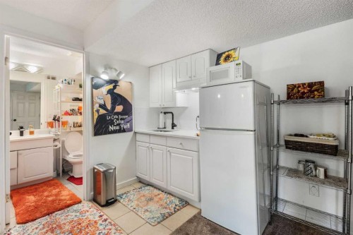 151 Citadel Close Nw, Calgary, AB - Indoor Photo Showing Kitchen