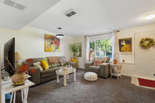 151 Citadel Close Nw, Calgary, AB - Indoor Photo Showing Living Room