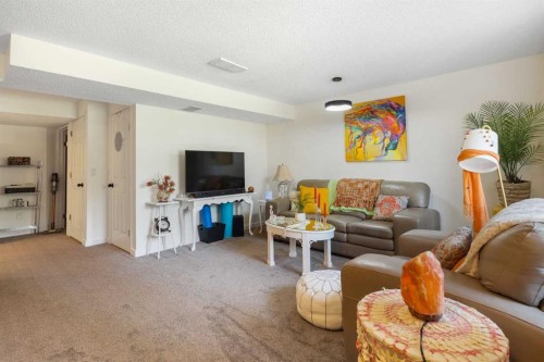 151 Citadel Close Nw, Calgary, AB - Indoor Photo Showing Living Room