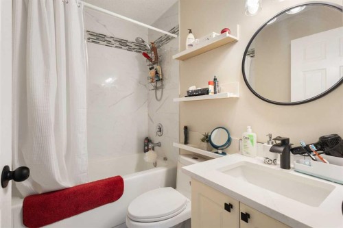 151 Citadel Close Nw, Calgary, AB - Indoor Photo Showing Bathroom