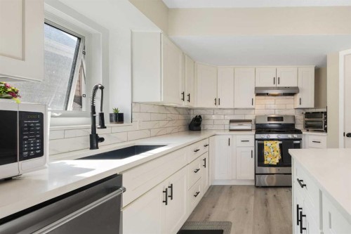 151 Citadel Close Nw, Calgary, AB - Indoor Photo Showing Kitchen