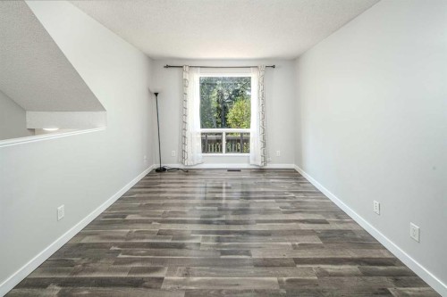 16-6915 Ranchview Drive Nw, Calgary, AB - Indoor Photo Showing Other Room
