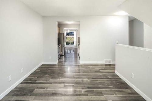 16-6915 Ranchview Drive Nw, Calgary, AB - Indoor Photo Showing Other Room