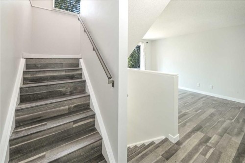 16-6915 Ranchview Drive Nw, Calgary, AB - Indoor Photo Showing Other Room
