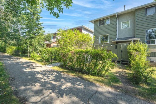 16-6915 Ranchview Drive Nw, Calgary, AB - Outdoor