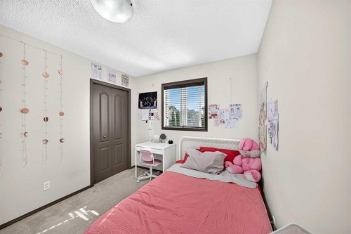 251 Skyview Point Road Ne, Calgary, AB - Indoor Photo Showing Bedroom
