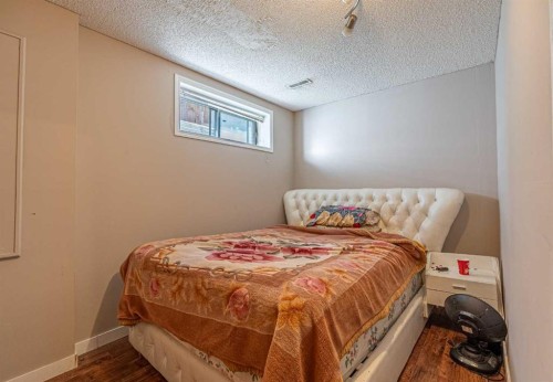 35 Martin Crossing Park Ne, Calgary, AB - Indoor Photo Showing Bedroom
