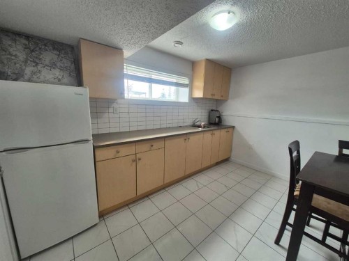 4848 49 Avenue, Irma, AB - Indoor Photo Showing Kitchen