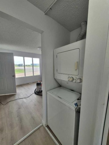 4848 49 Avenue, Irma, AB - Indoor Photo Showing Laundry Room