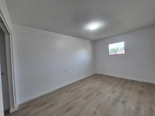 4848 49 Avenue, Irma, AB - Indoor Photo Showing Other Room