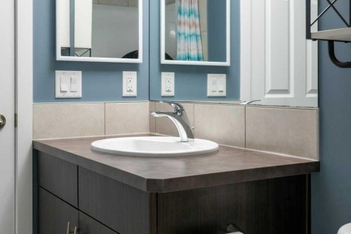 230 Auburn Crest Way Se, Calgary, AB - Indoor Photo Showing Bathroom