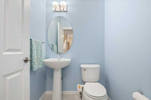 230 Auburn Crest Way Se, Calgary, AB - Indoor Photo Showing Bathroom
