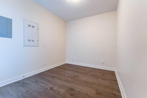 511-30 Brentwood Common Nw, Calgary, AB - Indoor Photo Showing Other Room