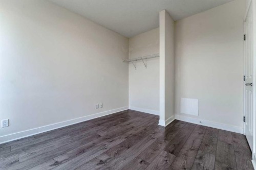 511-30 Brentwood Common Nw, Calgary, AB - Indoor Photo Showing Other Room