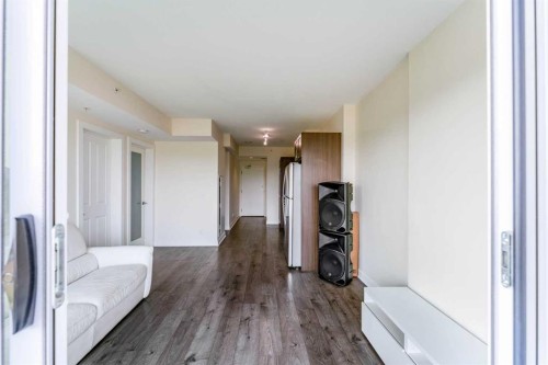 511-30 Brentwood Common Nw, Calgary, AB - Indoor