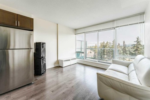 511-30 Brentwood Common Nw, Calgary, AB - Indoor Photo Showing Other Room