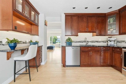 224 Erin Dale Place Se, Calgary, AB - Indoor Photo Showing Kitchen