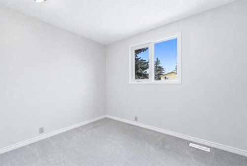 224 Erin Dale Place Se, Calgary, AB - Indoor Photo Showing Other Room