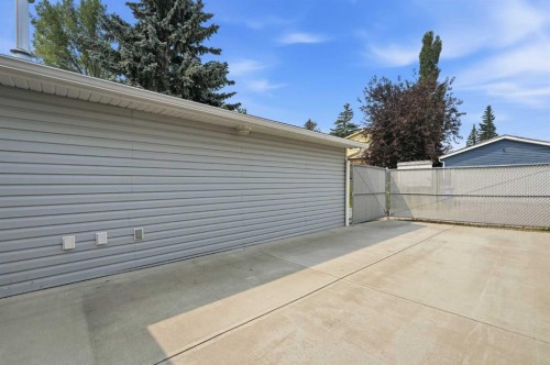 224 Erin Dale Place Se, Calgary, AB - Outdoor