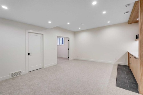 607 29 Avenue Nw, Calgary, AB - Indoor