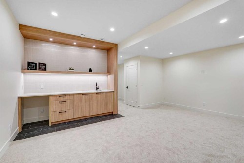 607 29 Avenue Nw, Calgary, AB - Indoor
