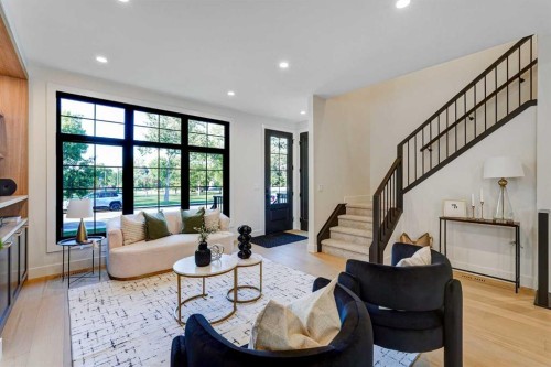 607 29 Avenue Nw, Calgary, AB - Indoor Photo Showing Living Room